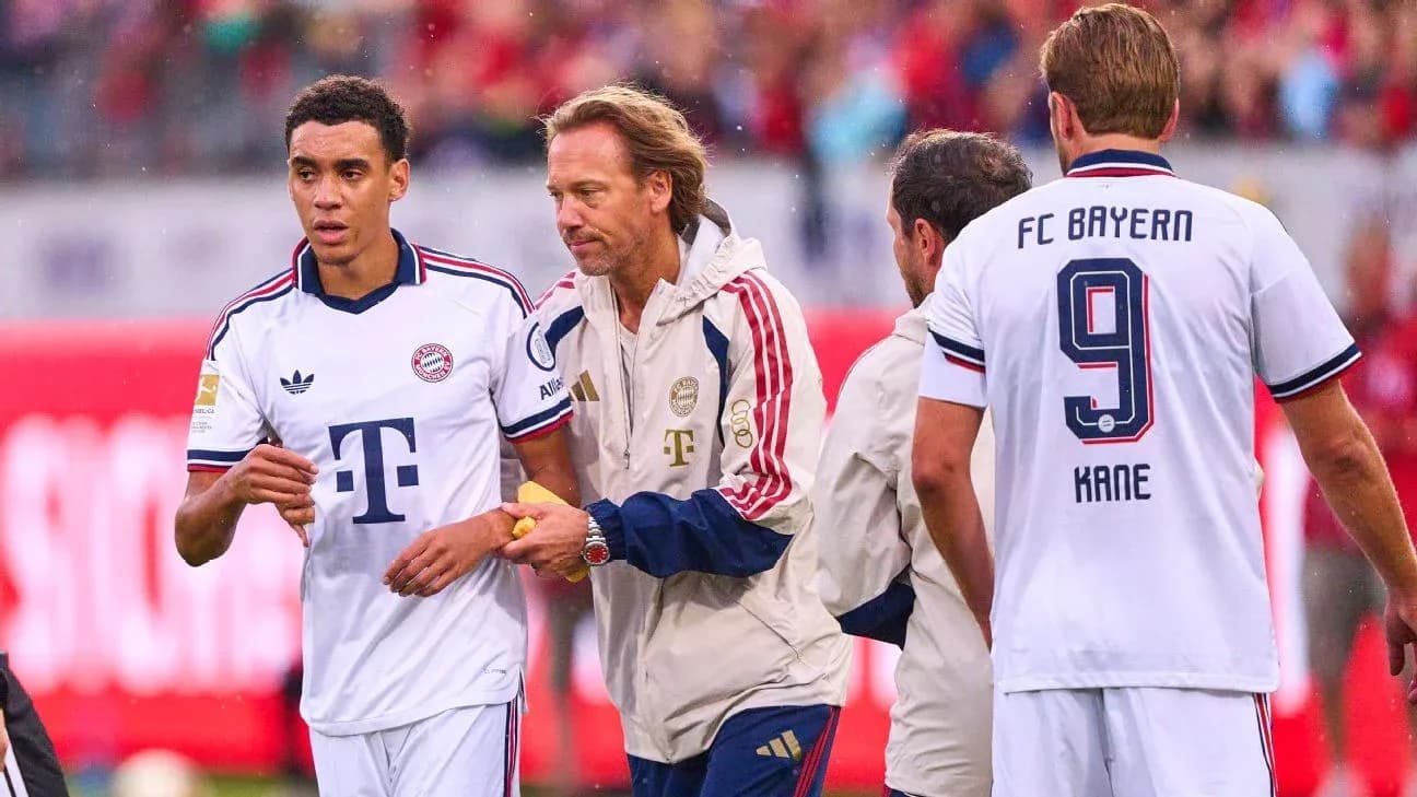 Игроки ФК Bayern на замене во время матча