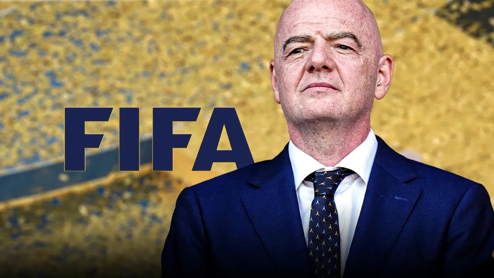 Председатель FIFA на фоне логотипа FIFA