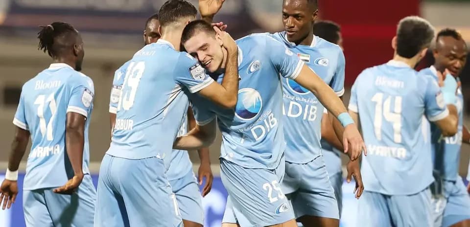 Игроки празднуют гол в матче U23
