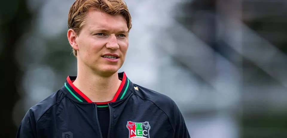 Игрок NEC Nijmegen на тренировочной площадке