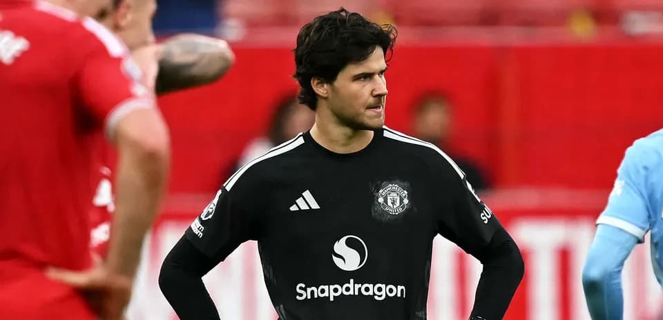 Вратарь Manchester United на поле во время матча