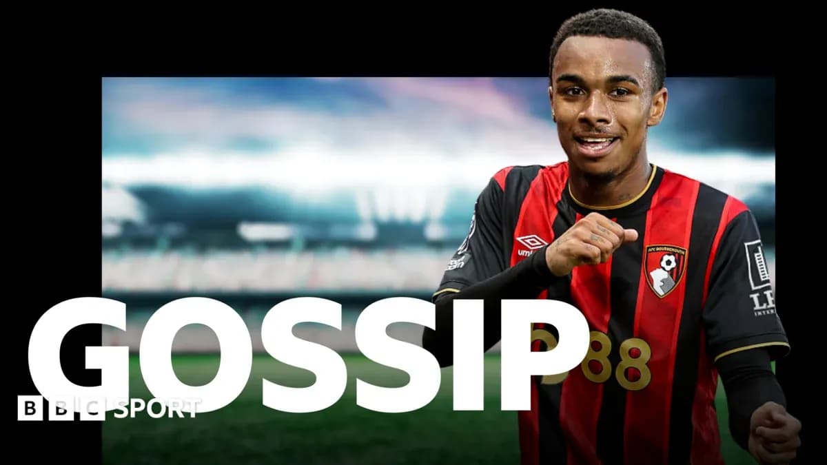 Игрок AFC Bournemouth позирует на стадионе