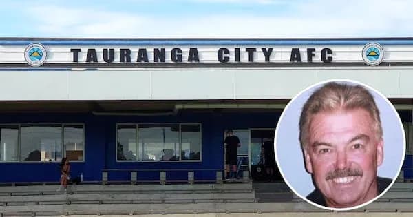 Здание Tauranga City AFC с людьми на трибунах