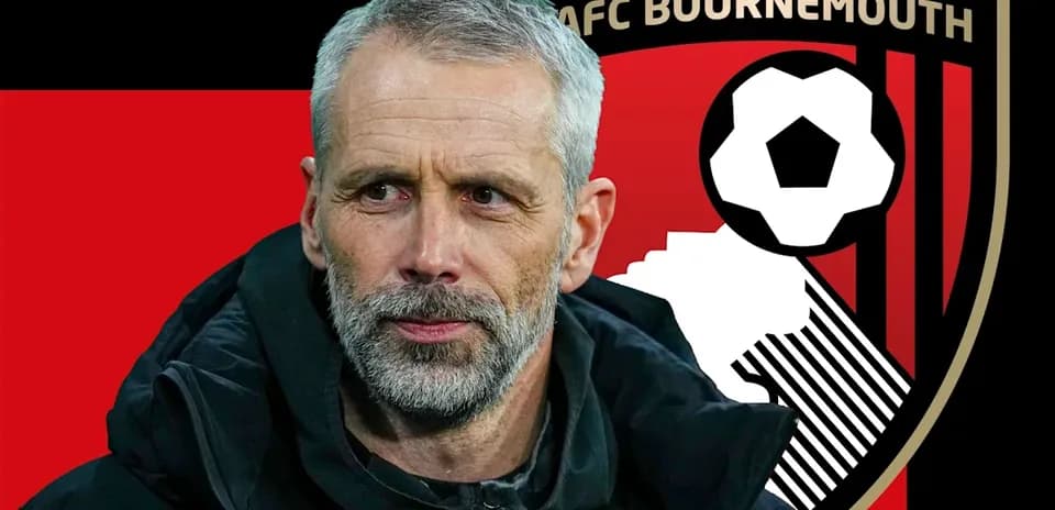 Тренер AFC Bournemouth на фоне логотипа клуба