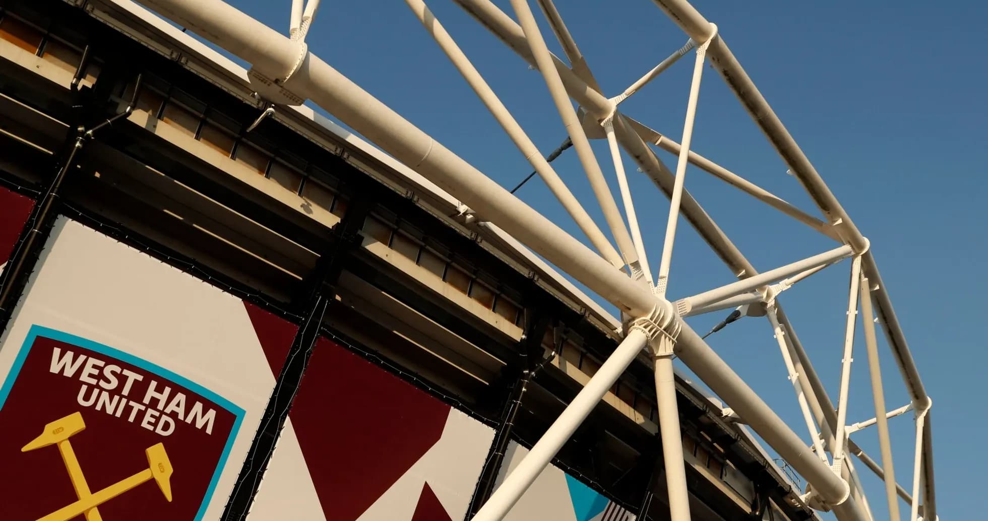 Строительные элементы стадиона West Ham United в Лондоне