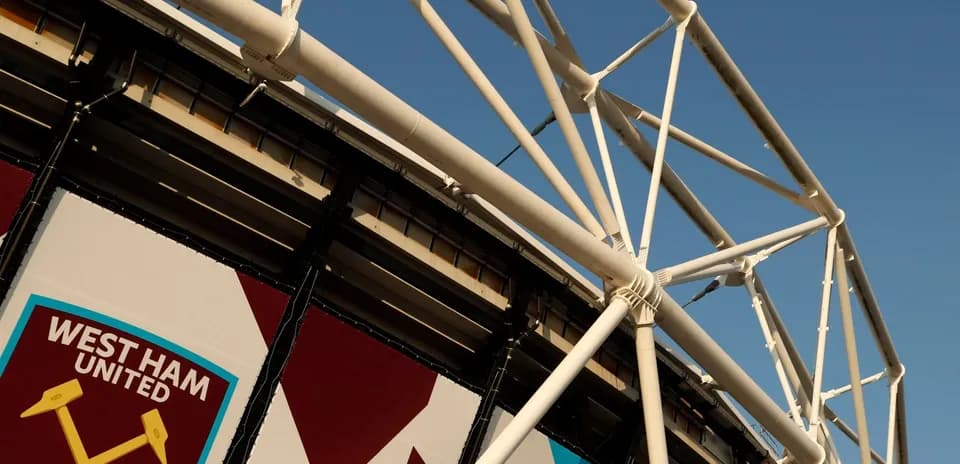 Строительные элементы стадиона West Ham United в Лондоне