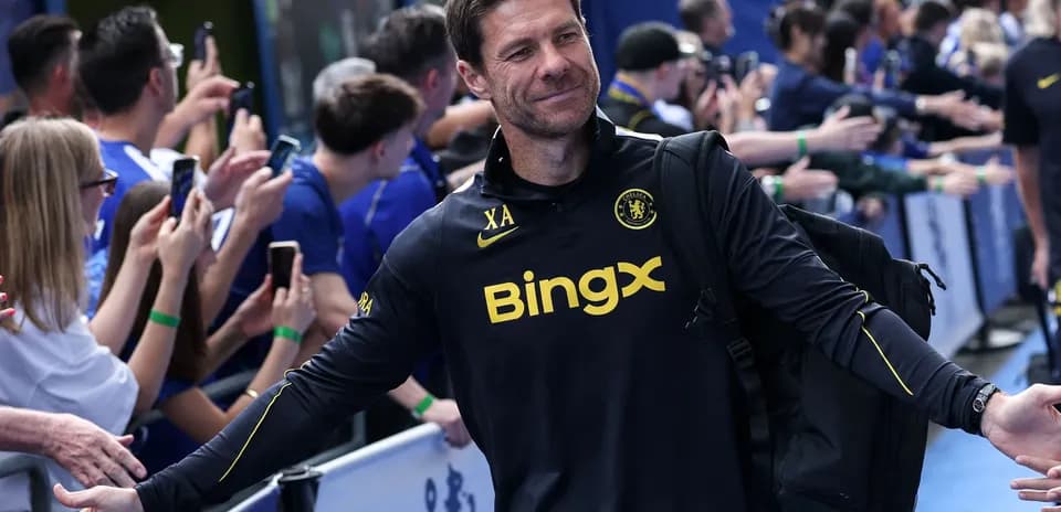 Тренер Chelsea приветствует фанатов на мероприятии