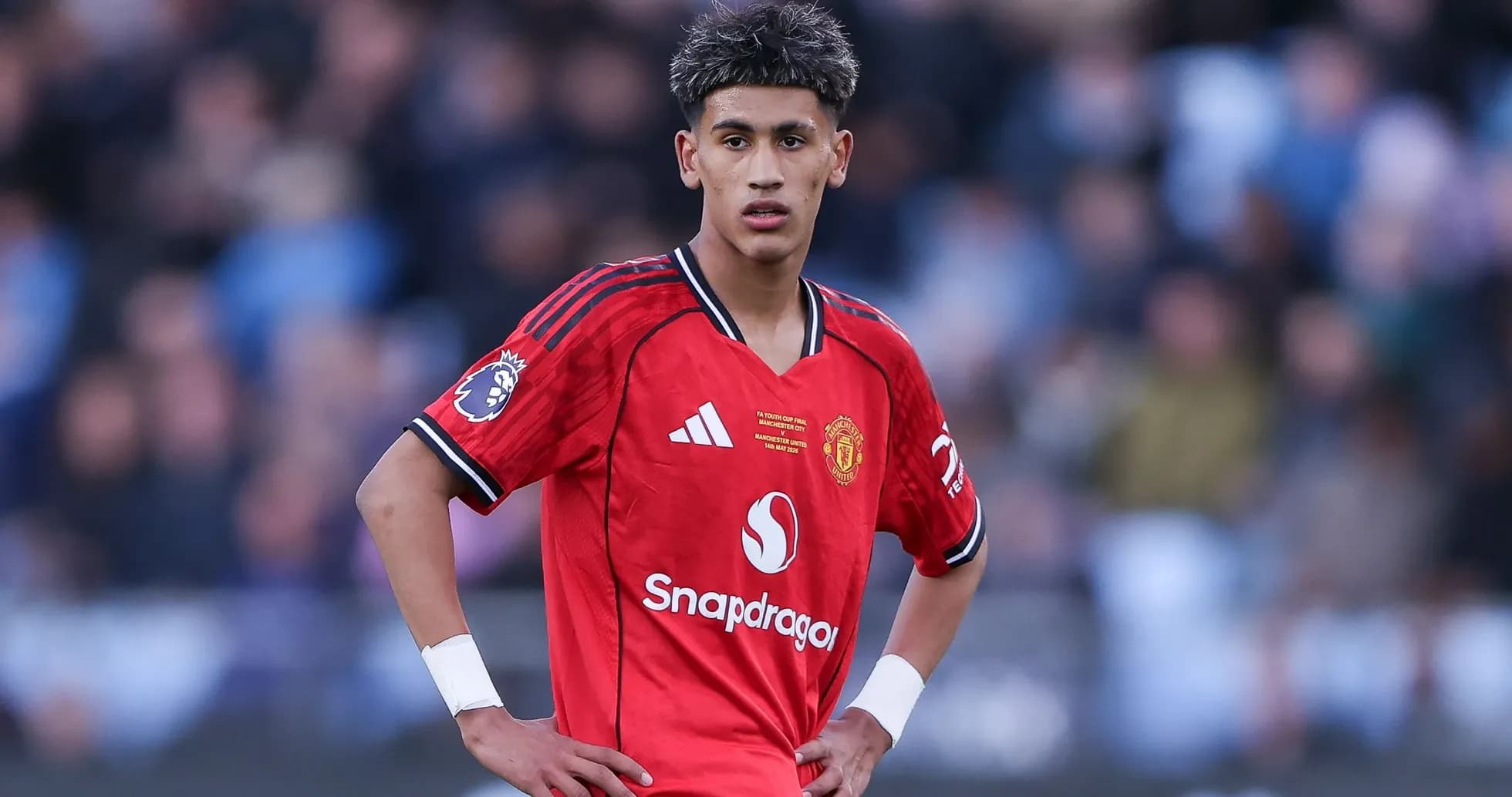Игрок Manchester United на поле во время матча