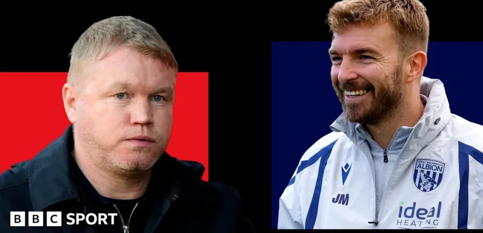 Два тренера на фоне цветных панелей