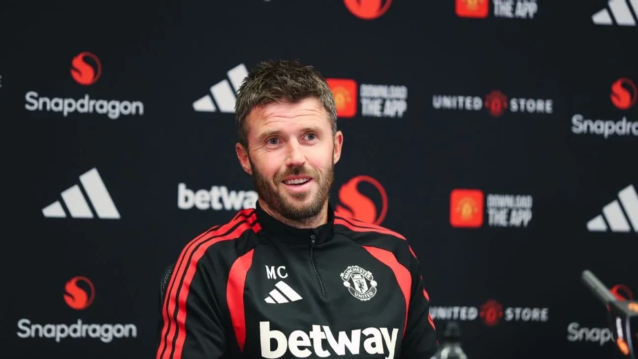 Тренер на пресс-конференции клуба Manchester United