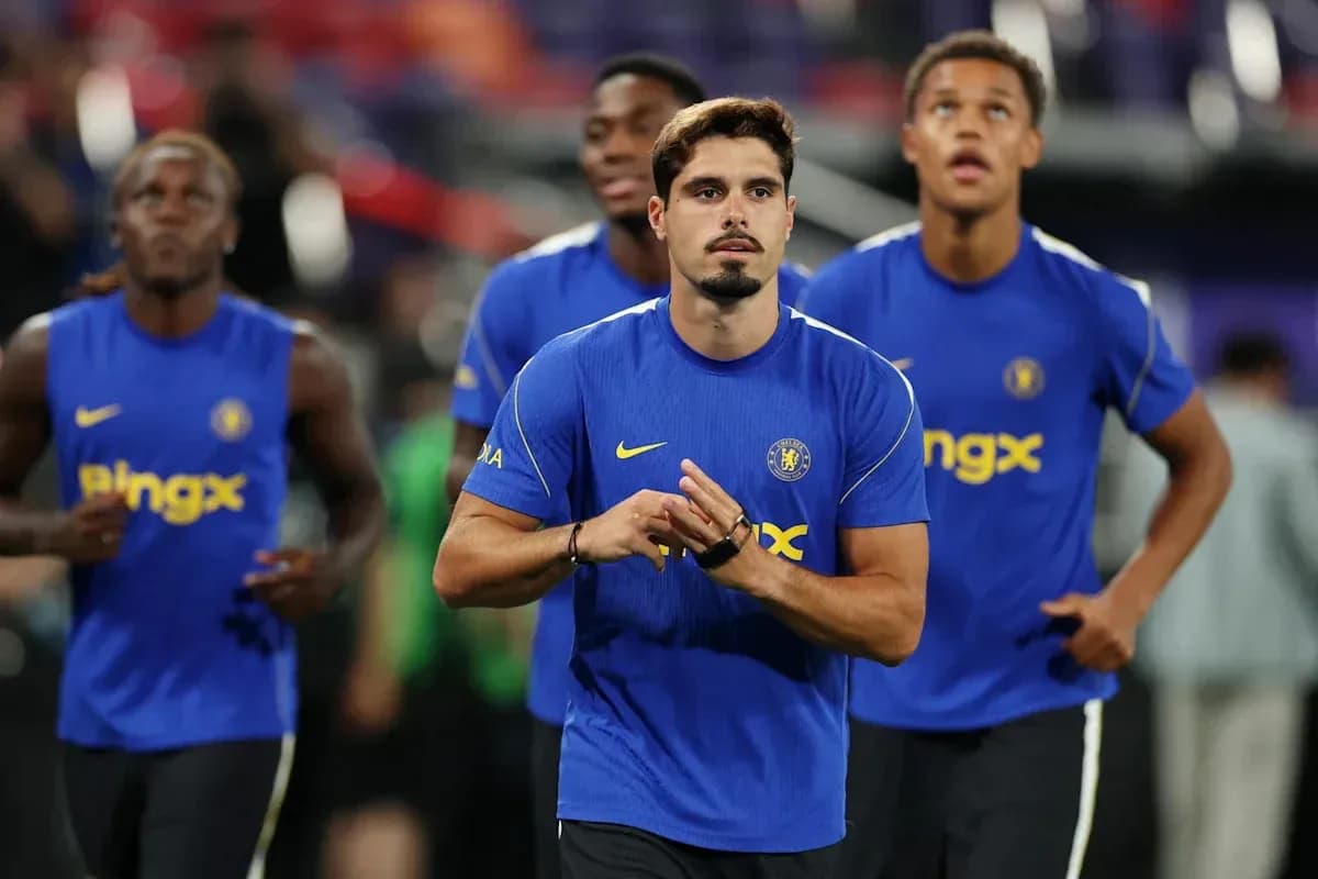 Игроки Chelsea разминаются перед матчем