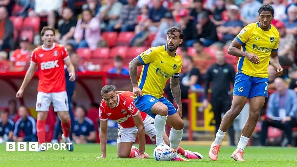 Игроки команды Portsmouth на поле во время матча
