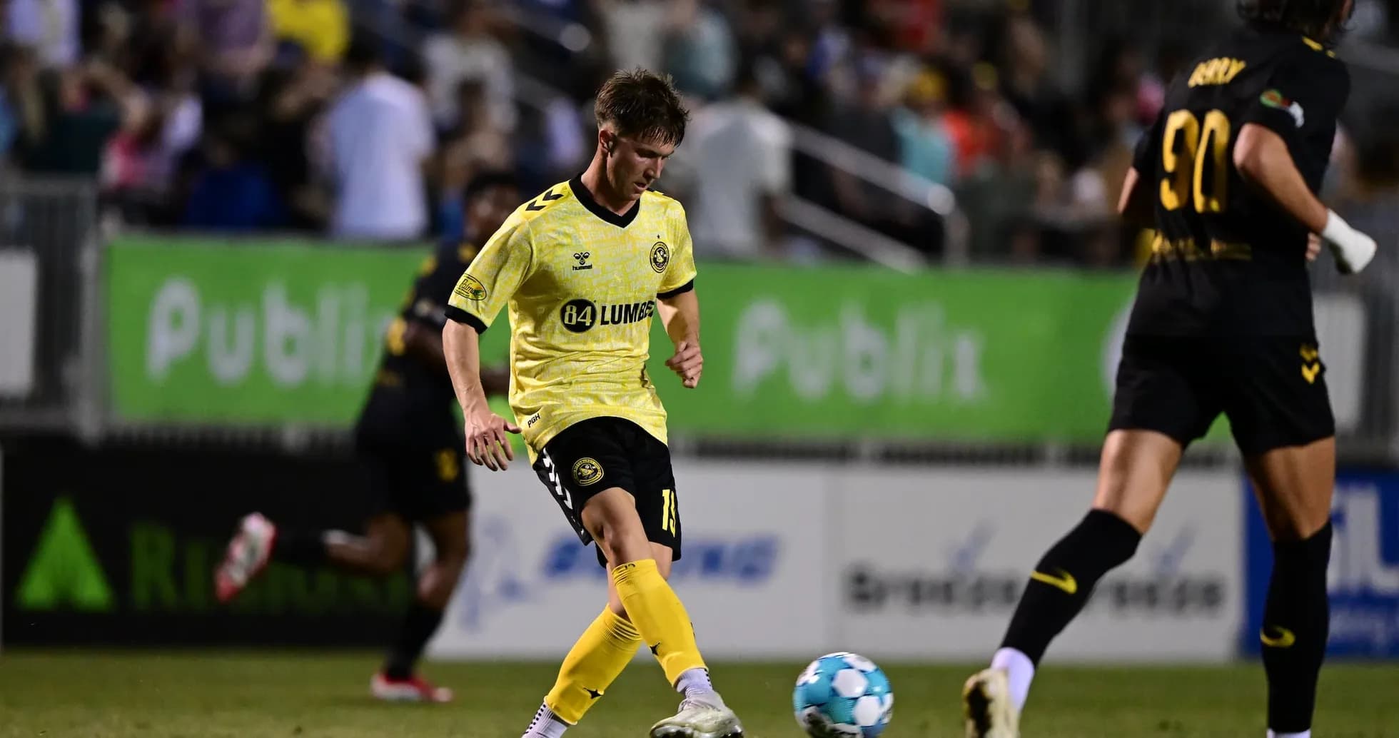 Игроки Charleston Battery на поле во время матча