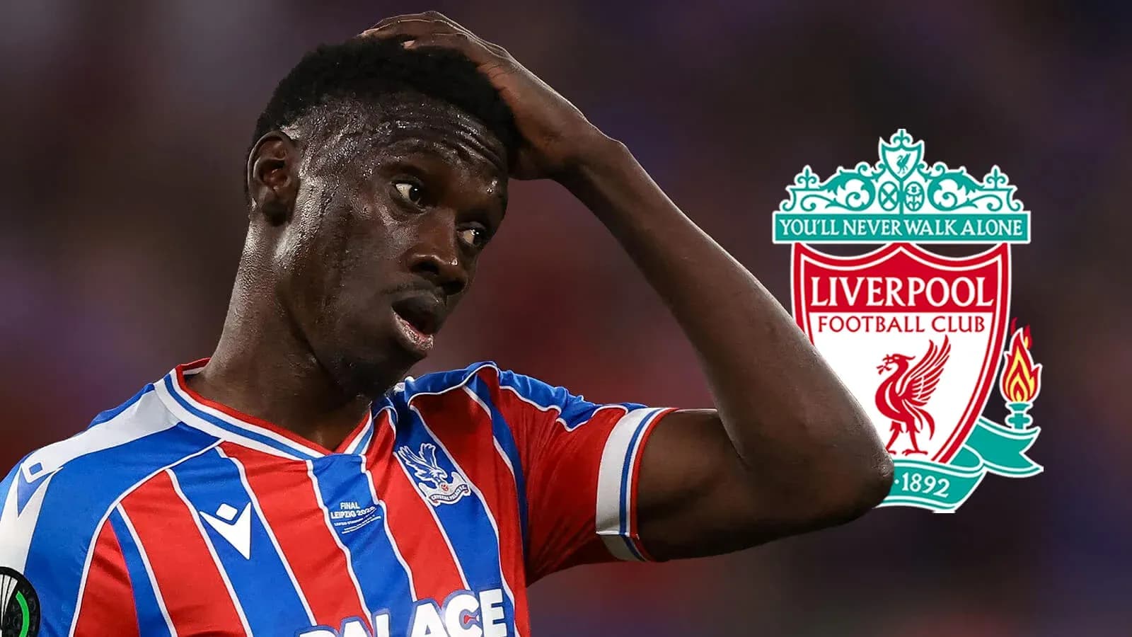 Игрок Crystal Palace с выражением разочарования на поле