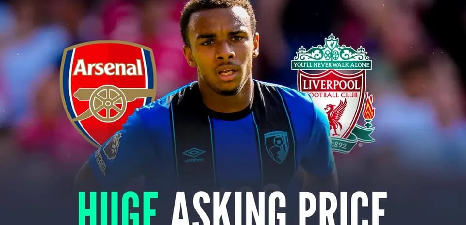 Игрок AFC Bournemouth с логотипами Arsenal и Liverpool