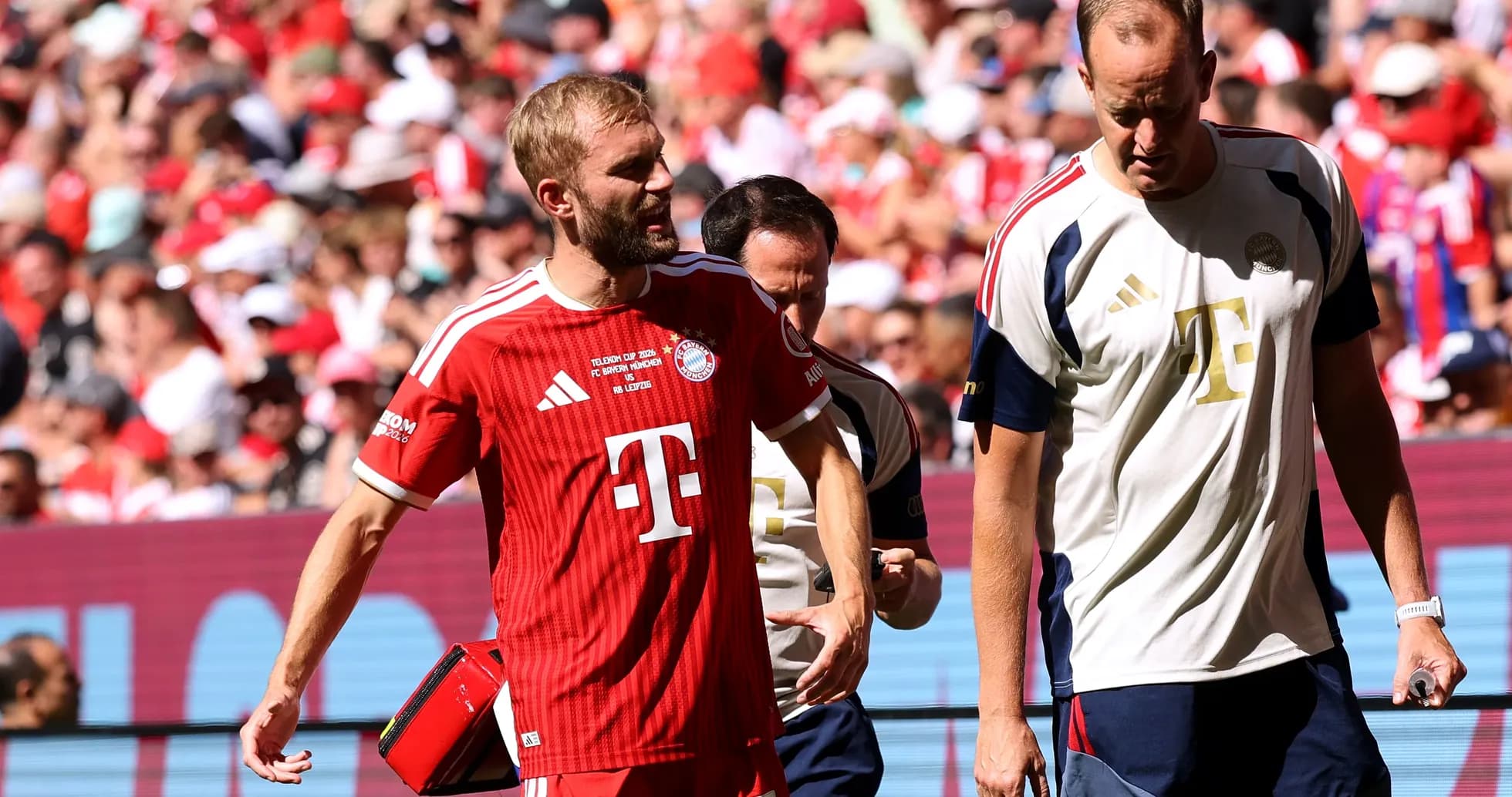 Игроки Bayern Munich на поле во время матча