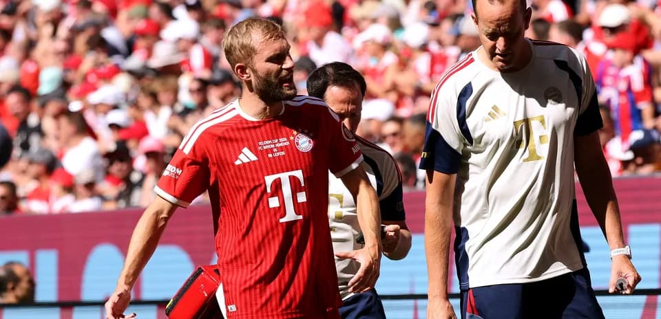Игроки Bayern Munich на поле во время матча