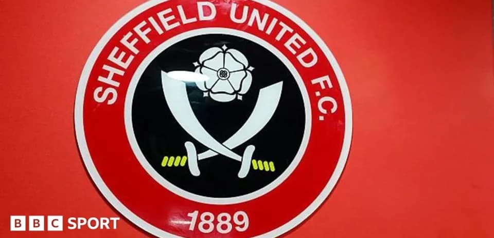 Логотип Sheffield United F.C. на красном фоне