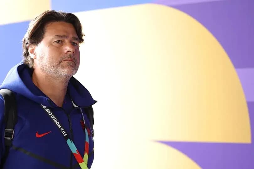 Тренер входит в помещение чемпионата мира Тренер входит в помещение чемпионата мира