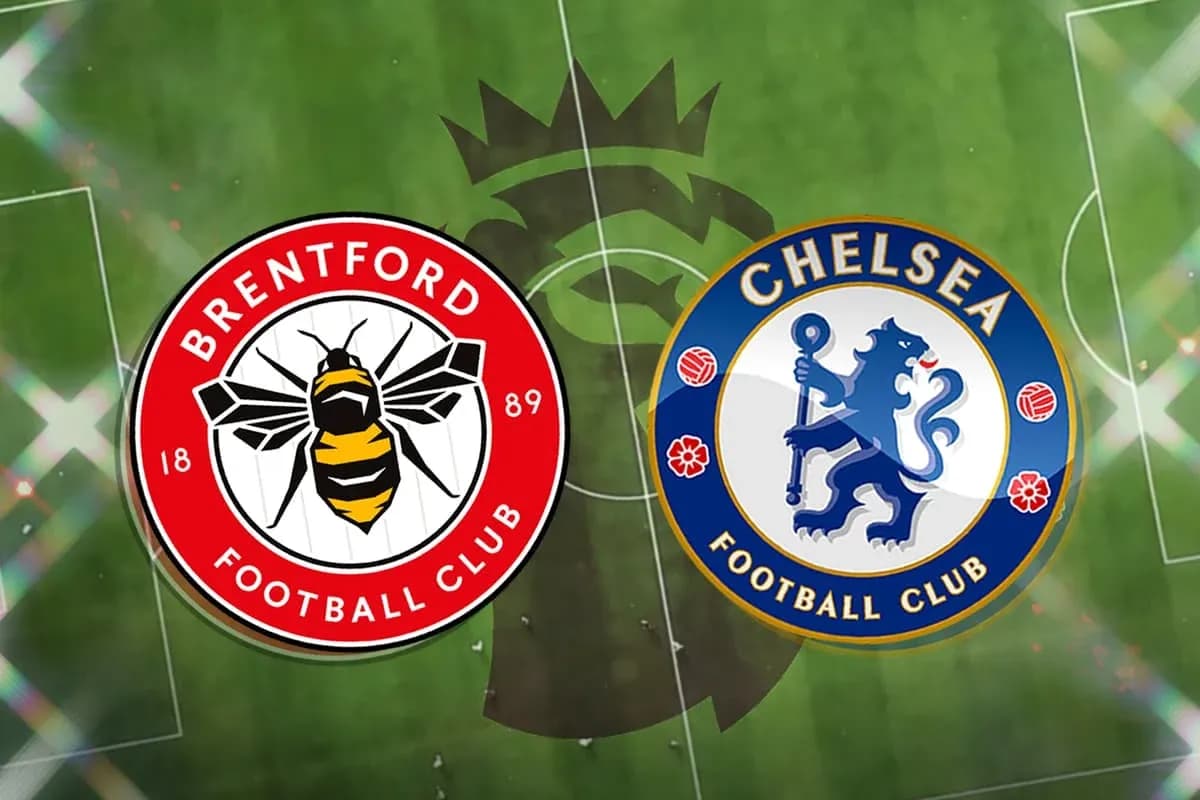 Логотипы Brentford и Chelsea на футбольном поле Логотипы Brentford и Chelsea на футбольном поле